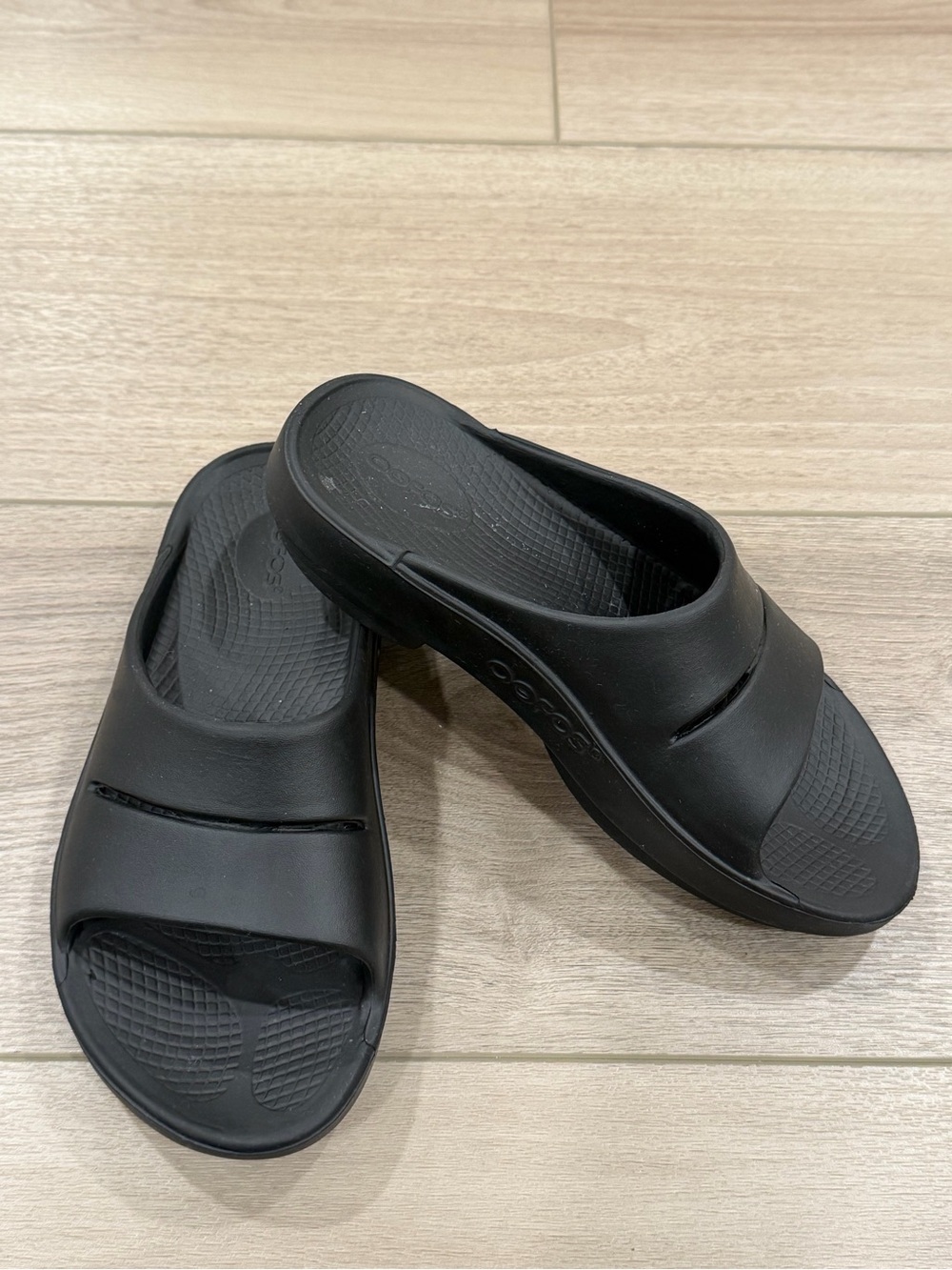 OOFOS Ooahh Recovery Slide Sandals Comfort Support Athleisure Walking Sz M6/W8